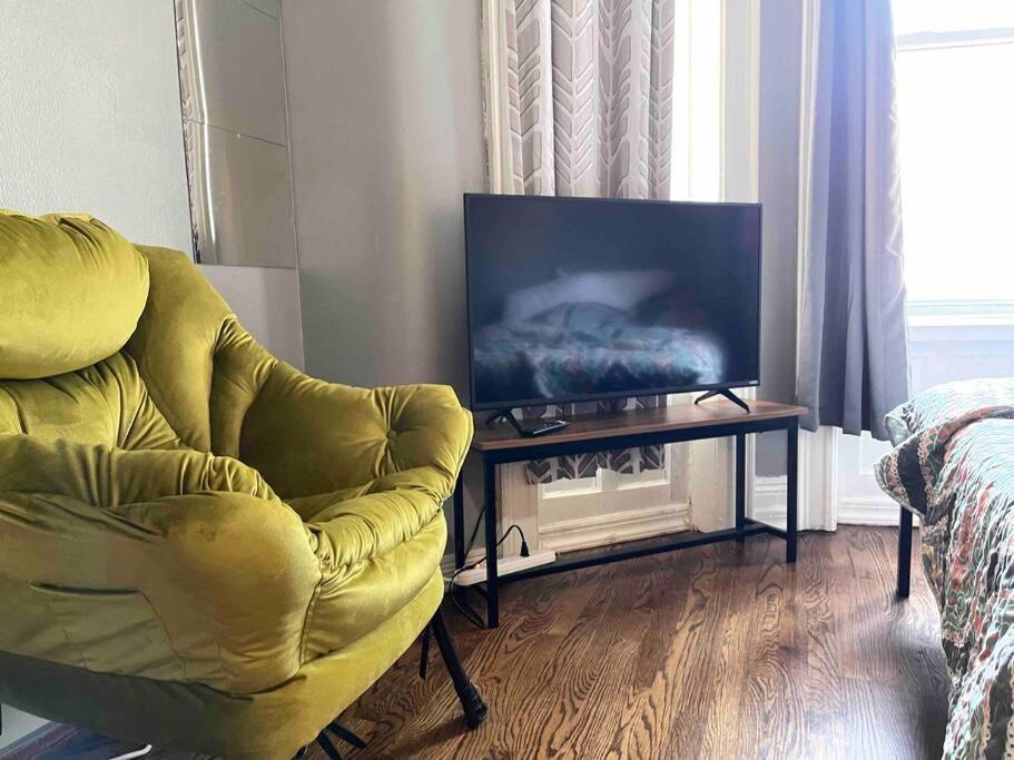 Cozy Studio Staycation - Brooklyn Close To Train Stations ニューヨーク エクステリア 写真